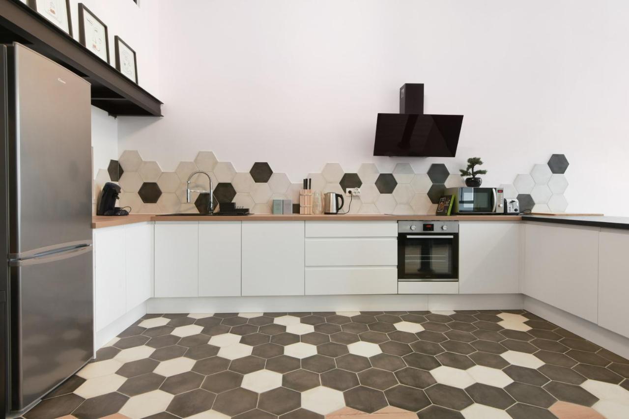 トゥールコワンLoft De L'Usine - Welkeysアパートメント エクステリア 写真